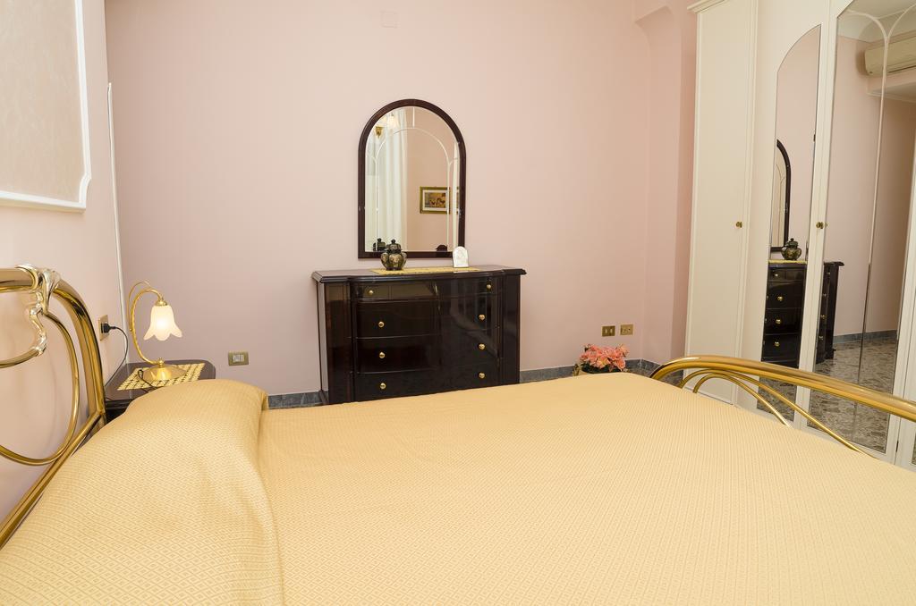 Casa Raffelina Apartman Minori Szoba fotó